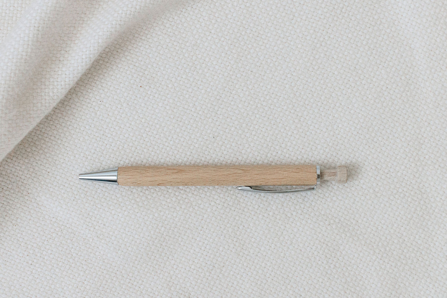 Hochwertiger Holzkugelschreiber mit individueller Gravur | personalisierbar