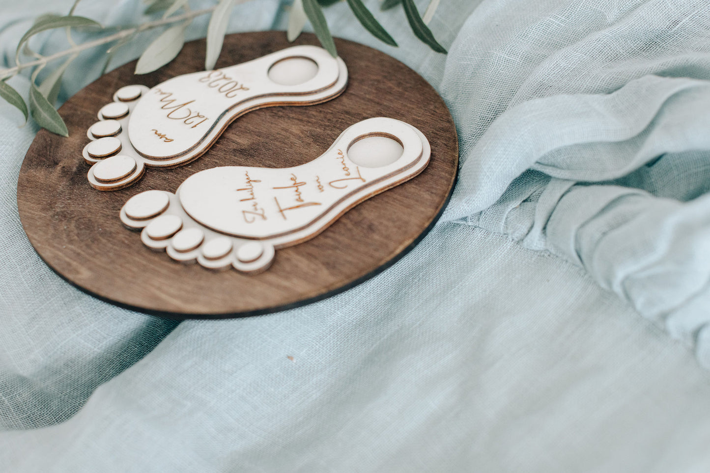 Taufe | Geburt | Willkommensfest | Taufgeschenk | Fußabdrücke | Taufzeremonie | Fußspuren | Holz | personalisiertes Geschenk zur Taufe | Babygeschenk | Taufgeschenke | personalisierbar