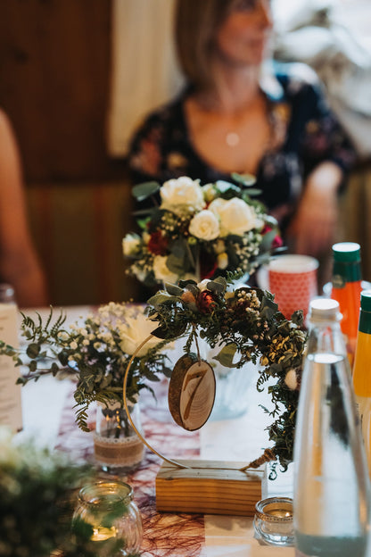 Rustikale Tischnummern - Perfekt für Hochzeiten und Veranstaltungen