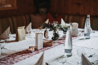 Rustikale Tischnummern - Perfekt für Hochzeiten und Veranstaltungen