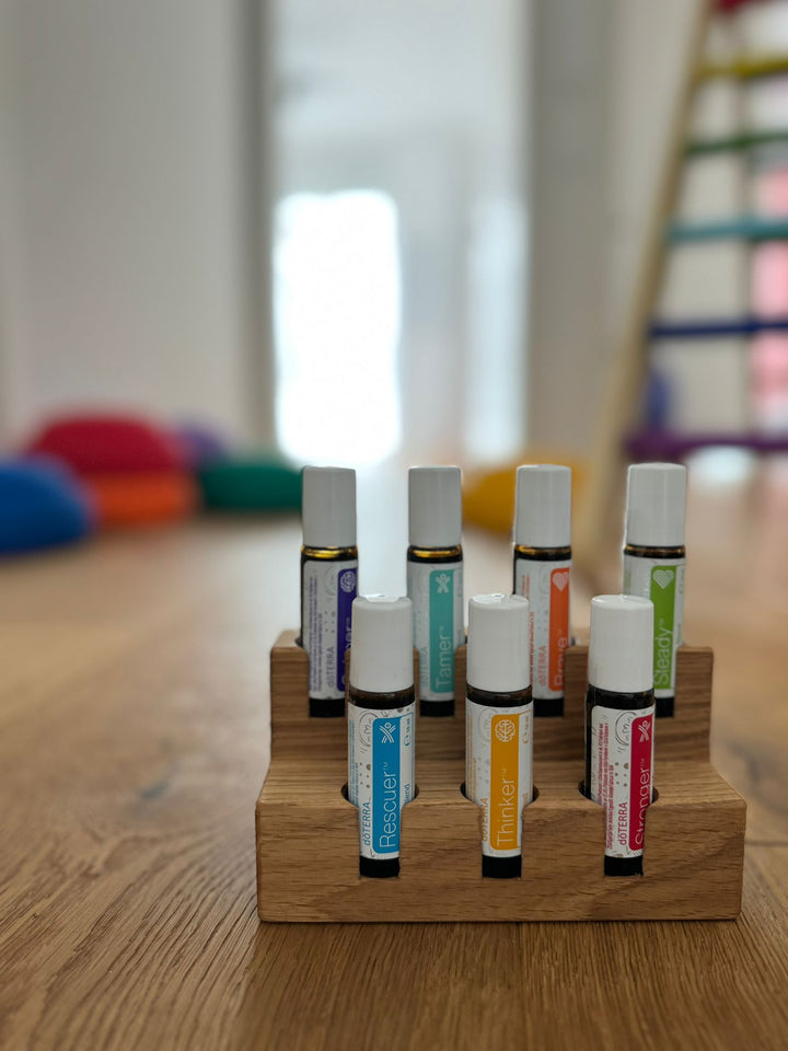 Roll-On Organizer 7 Chakra Eiche handgefertigt – Aufbewahrung ätherische Öle Holz Wellness personalisierbar