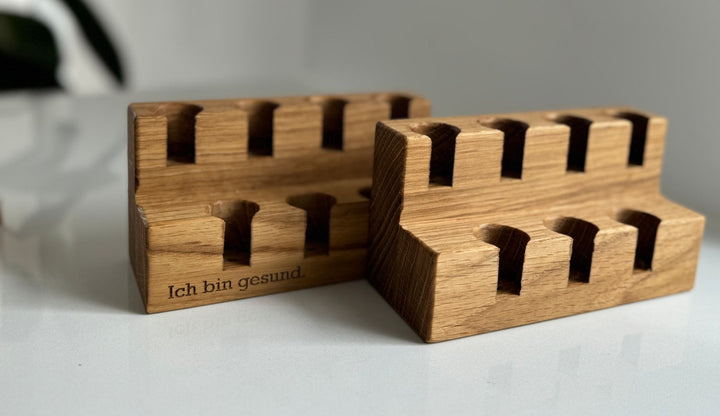 Roll-On Organizer 7 Chakra Eiche handgefertigt – Aufbewahrung ätherische Öle Holz Wellness personalisierbar