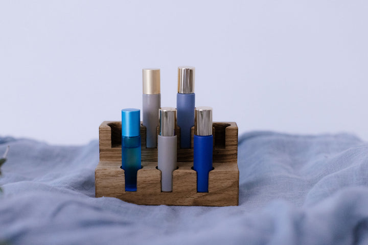 Roll-On Organizer 7 Chakra Eiche handgefertigt – Aufbewahrung ätherische Öle Holz Wellness personalisierbar