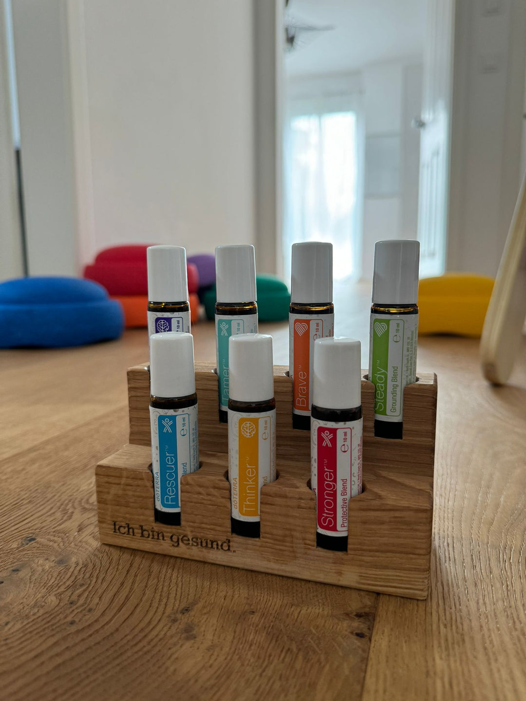 Roll-On Organizer 7 Chakra Eiche handgefertigt – Aufbewahrung ätherische Öle Holz Wellness personalisierbar