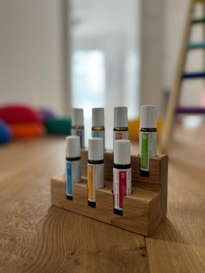 Roll-On Organizer 7 Chakra Eiche handgefertigt – Aufbewahrung ätherische Öle Holz Wellness personalisierbar