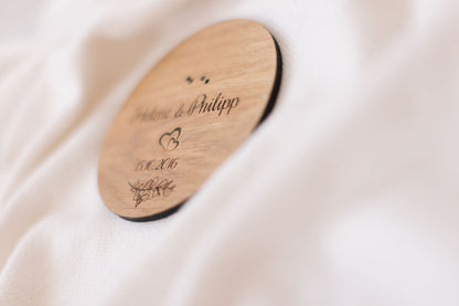 Eichenholz Ringkissen - Hochwertiges Ringbrett für Deine Hochzeit | personalisierbar