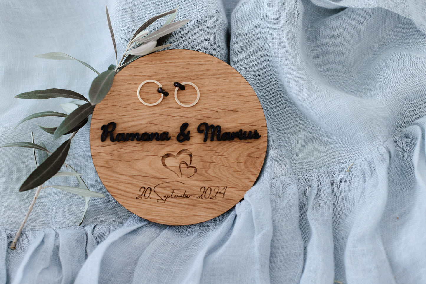 Eichenholz Ringkissen 3D - Hochwertiges Ringbrett für Deine Hochzeit | personalisierbar