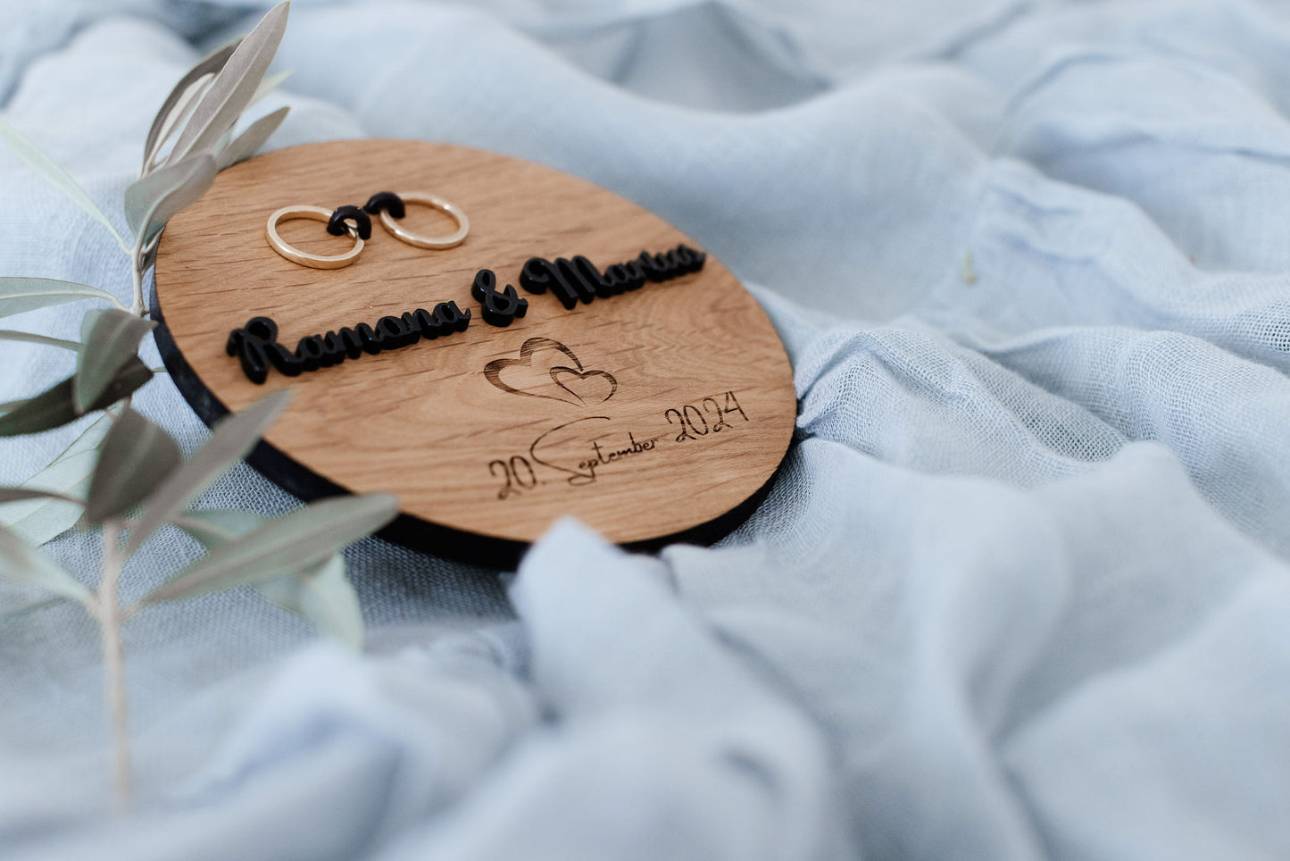 Eichenholz Ringkissen 3D - Hochwertiges Ringbrett für Deine Hochzeit | personalisierbar