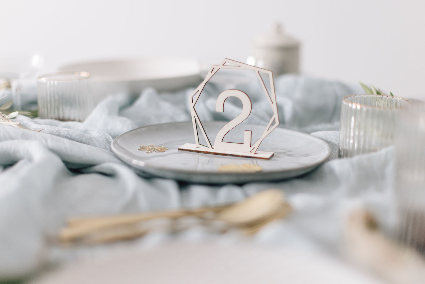 Hochzeit Tischnummern - Einzigartige sechseckige Tischdekoration