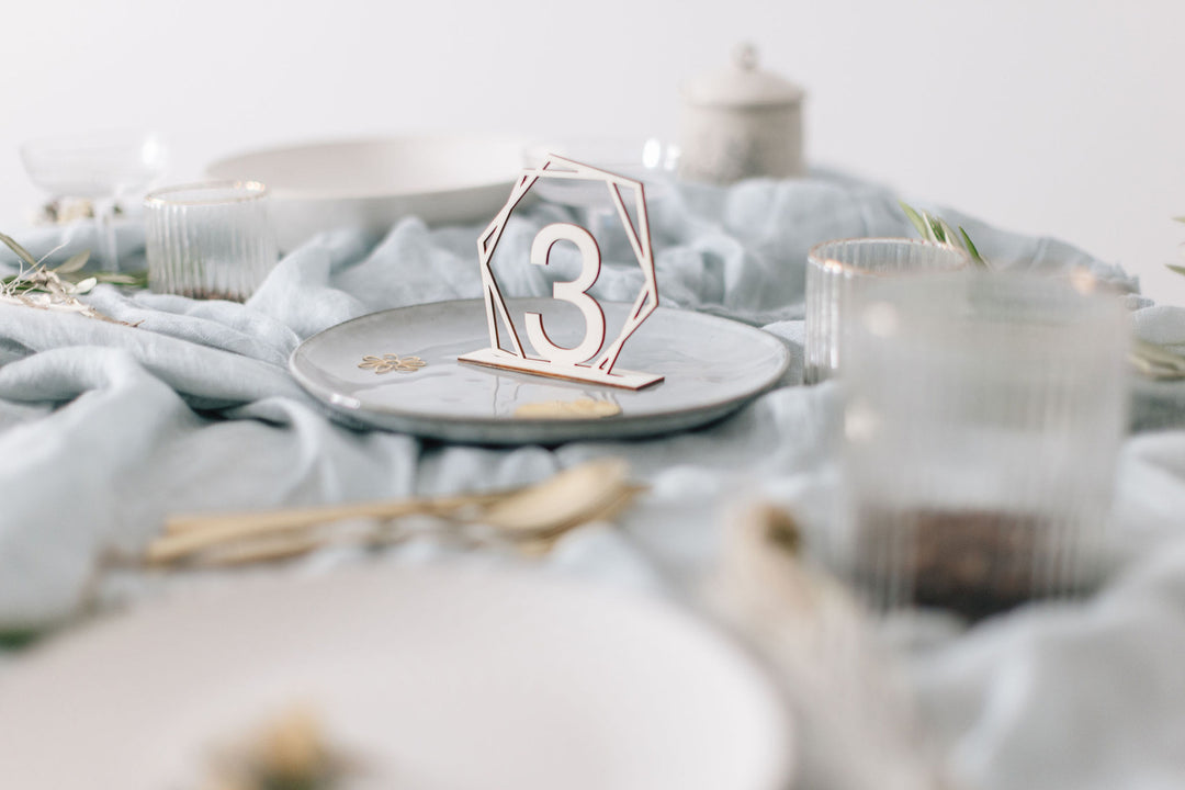 Hochzeit Tischnummern - Einzigartige sechseckige Tischdekoration