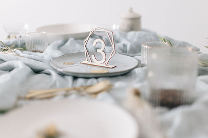 Hochzeit Tischnummern - Einzigartige sechseckige Tischdekoration