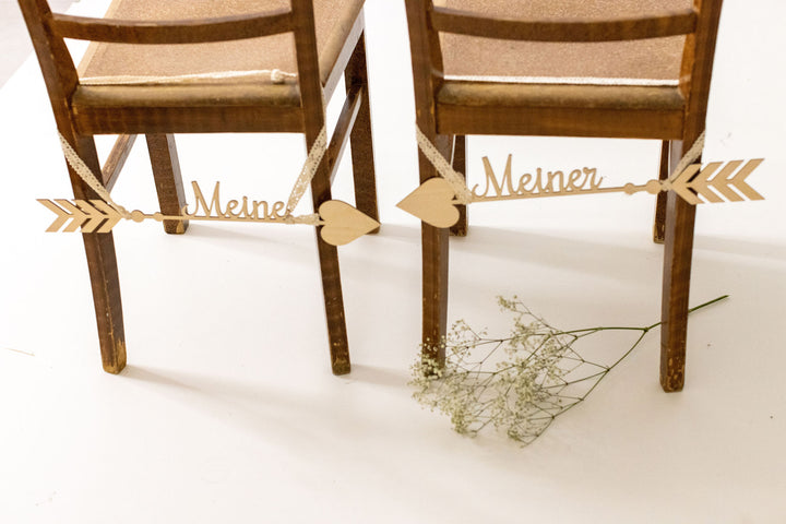 Stuhlschild | Stuhlgirlande | Meine Meiner | Pfeil für Hochzeit | Stuhl Deko | Schriftzug Meine Meiner |