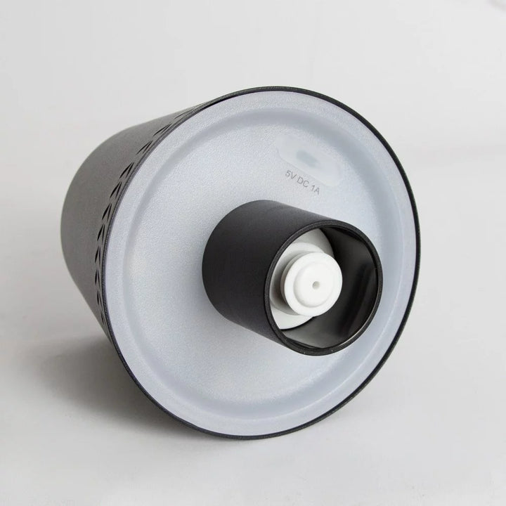 Unterseite der Flaschenlampe mit kegelförmigem Stopfen für Flaschenhälse und LED-Diffusor