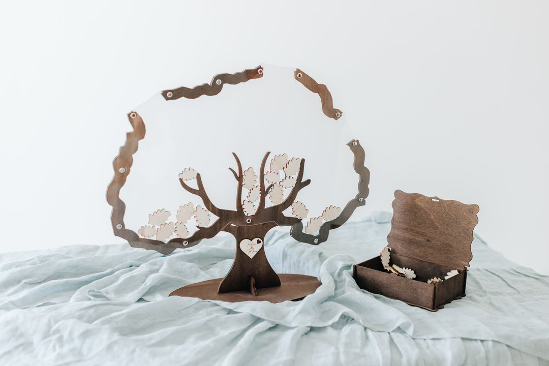 Handgefertigtes Gästebuch Hochzeit Baum transparent Acrylglas Chocolat Brown – personalisiert mit Namen, handgefertigt Bayern
