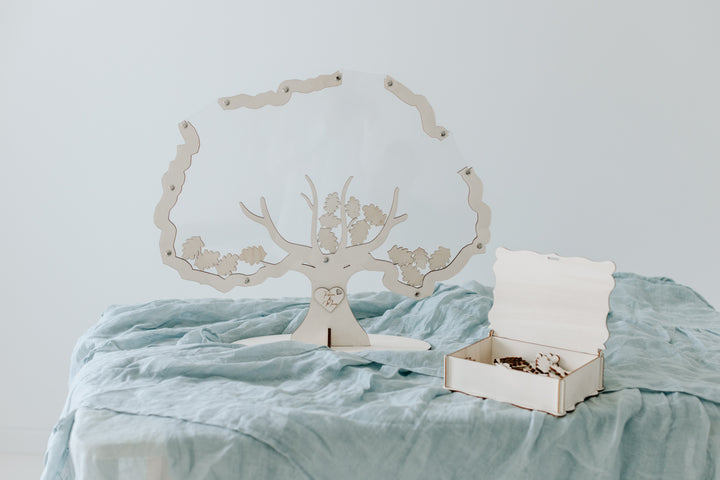 Handgefertigtes Gästebuch Hochzeit Baum transparent Natur – Acrylglas naturbelassen personalisiert mit Namen, handgefertigt Bayern