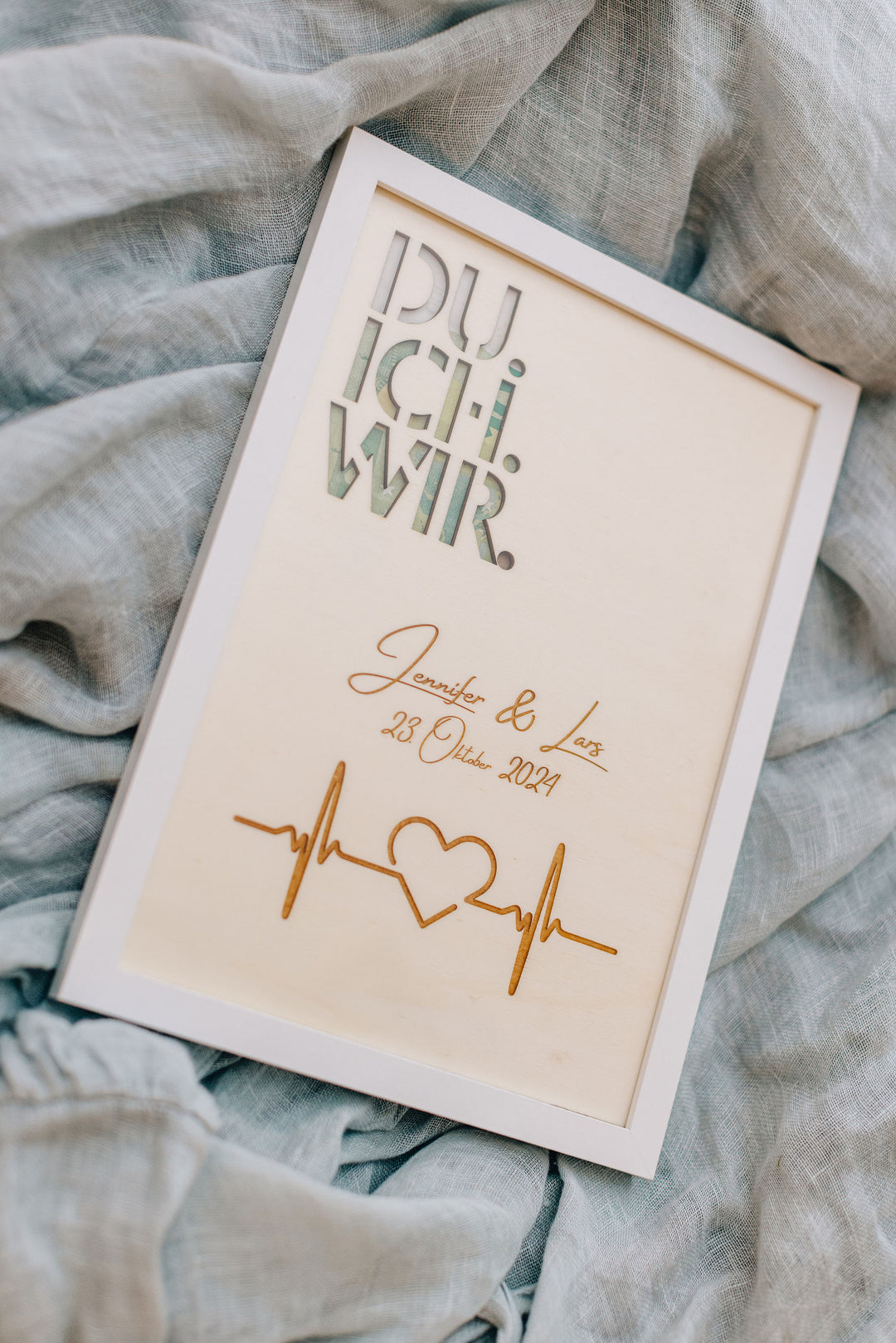 Geldgeschenk Hochzeit Heartbeat Gesamtansicht – DU ICH WIR Holz personalisiert, handgefertigt in Bayern
