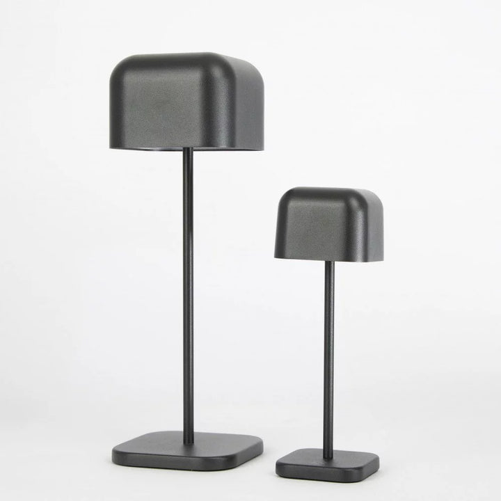 Kabellose Tischlampe Cabo Matt Schwarz Medium und Small nebeneinander – Größenvergleich KS Verlichting