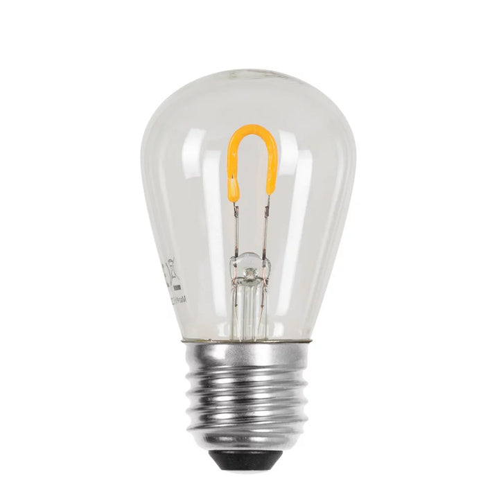 Freigestelltes E27 LED-Leuchtmittel in kompakter S14 Tropfenform mit Klarglas, bügelförmigem U-Filament und silbernem Schraubsockel