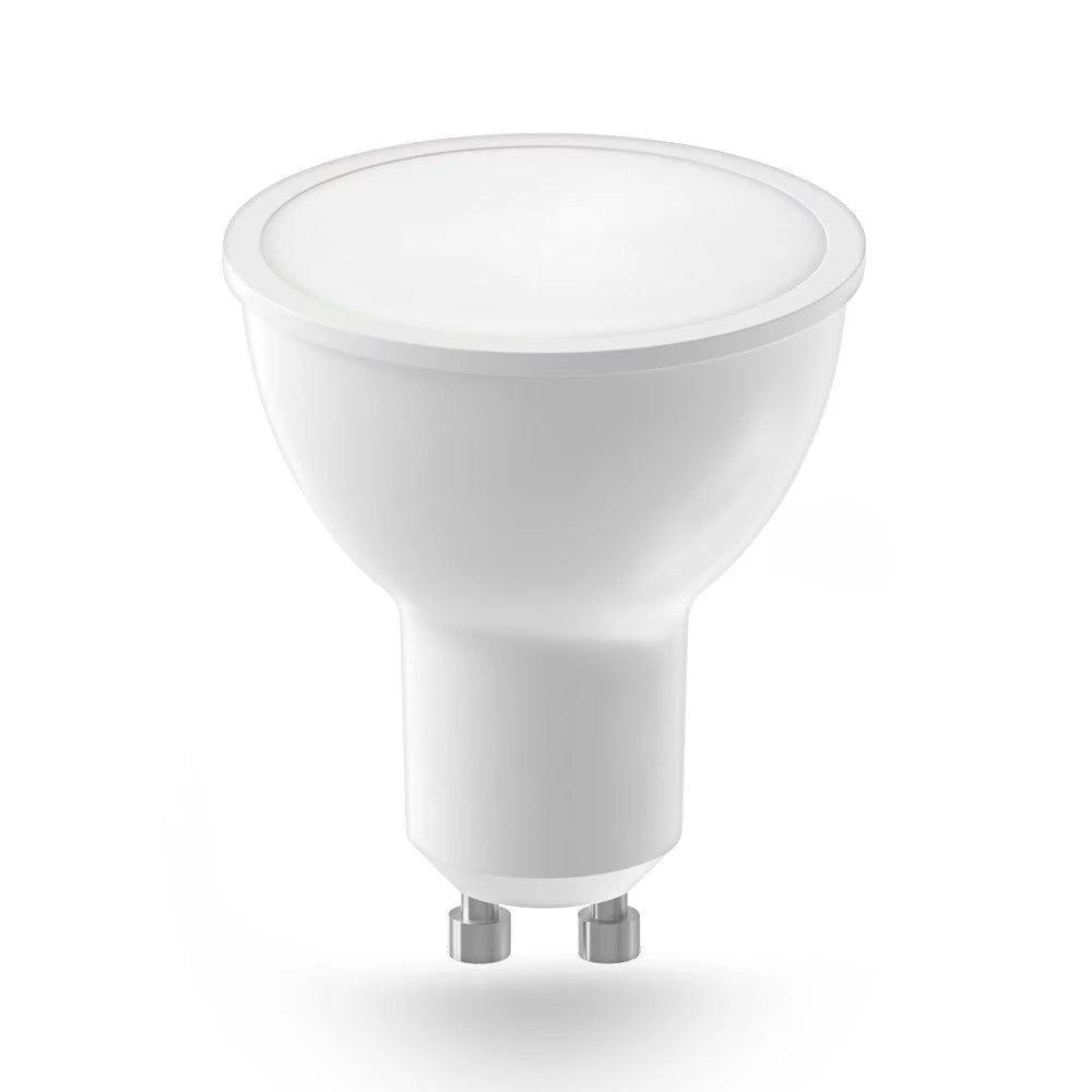 Freigestelltes weißes GU10 LED-Spot-Leuchtmittel mit matter Streuscheibe und integriertem Dämmerungssensor