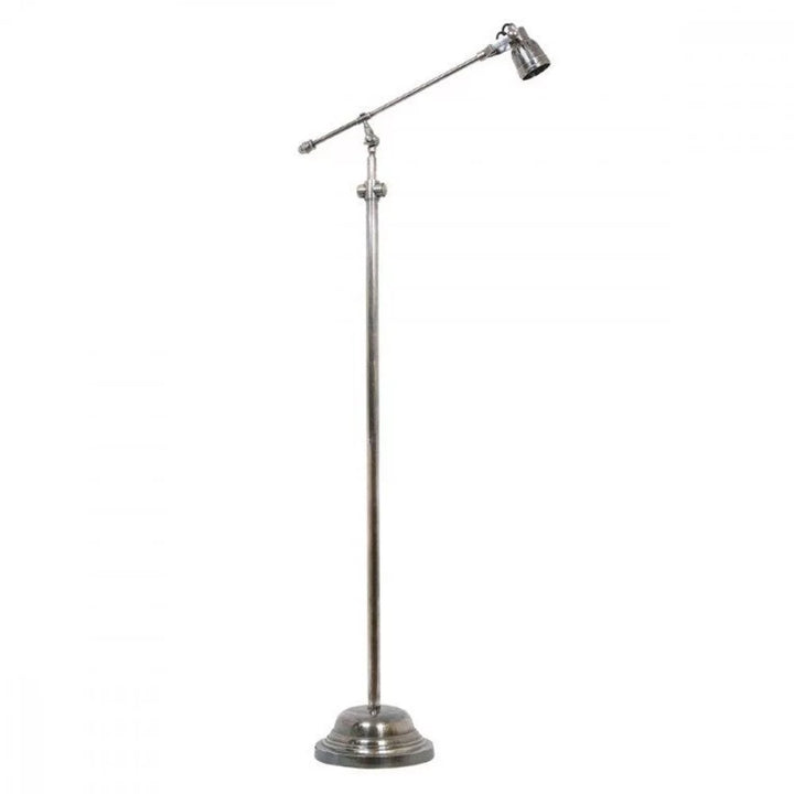 Freigestellte Vintage-Lese-Stehlampe aus patiniertem Antiksilber mit Galgenarm, Gegengewicht und zylindrischem Spotkopf