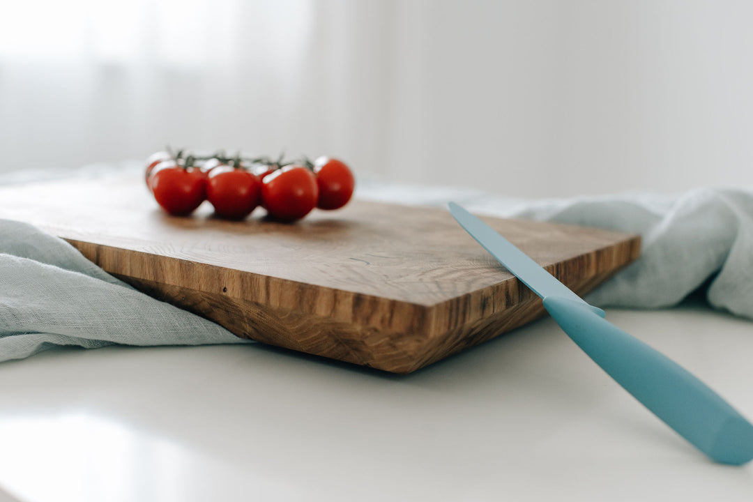 Stirnholzschneidebrett Eiche mit Gravur und Saftrinne – komplett personalisiert handgefertigt Bayern